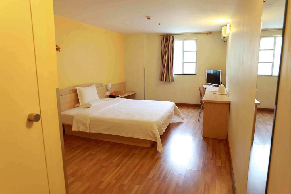 7Days Inn Foshan Qiandeng Lake Nangui Road Subway Station Δωμάτιο φωτογραφία