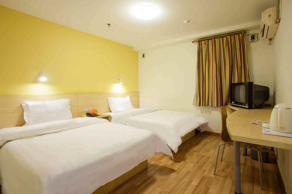 7Days Inn Foshan Qiandeng Lake Nangui Road Subway Station Δωμάτιο φωτογραφία