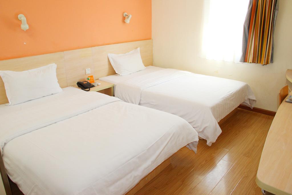 7Days Inn Foshan Qiandeng Lake Nangui Road Subway Station Εξωτερικό φωτογραφία