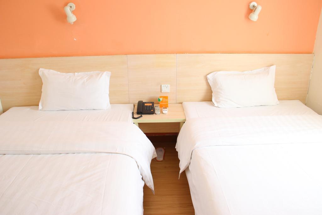 7Days Inn Foshan Qiandeng Lake Nangui Road Subway Station Εξωτερικό φωτογραφία