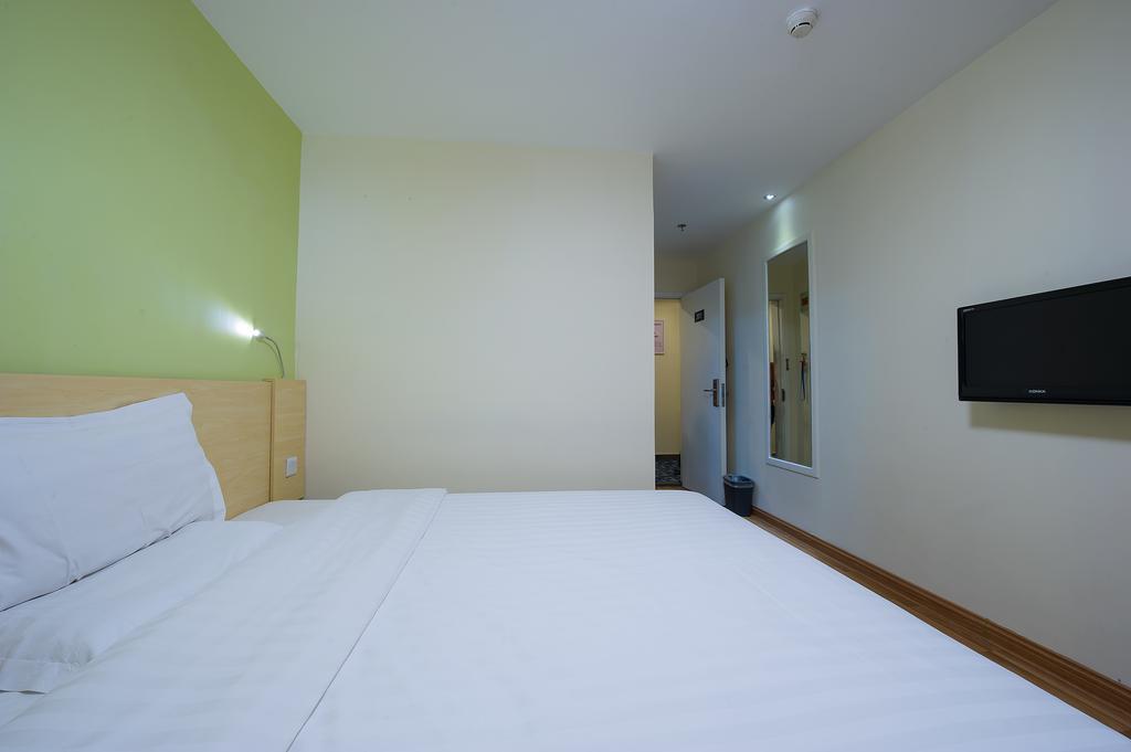 7Days Inn Foshan Qiandeng Lake Nangui Road Subway Station Εξωτερικό φωτογραφία