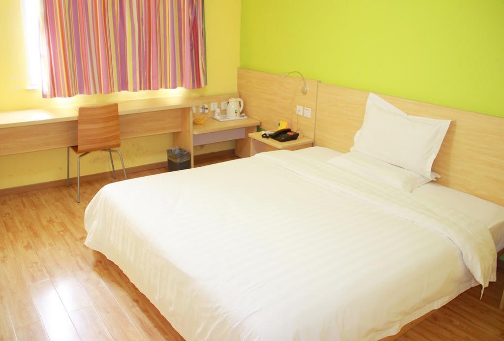 7Days Inn Foshan Qiandeng Lake Nangui Road Subway Station Εξωτερικό φωτογραφία